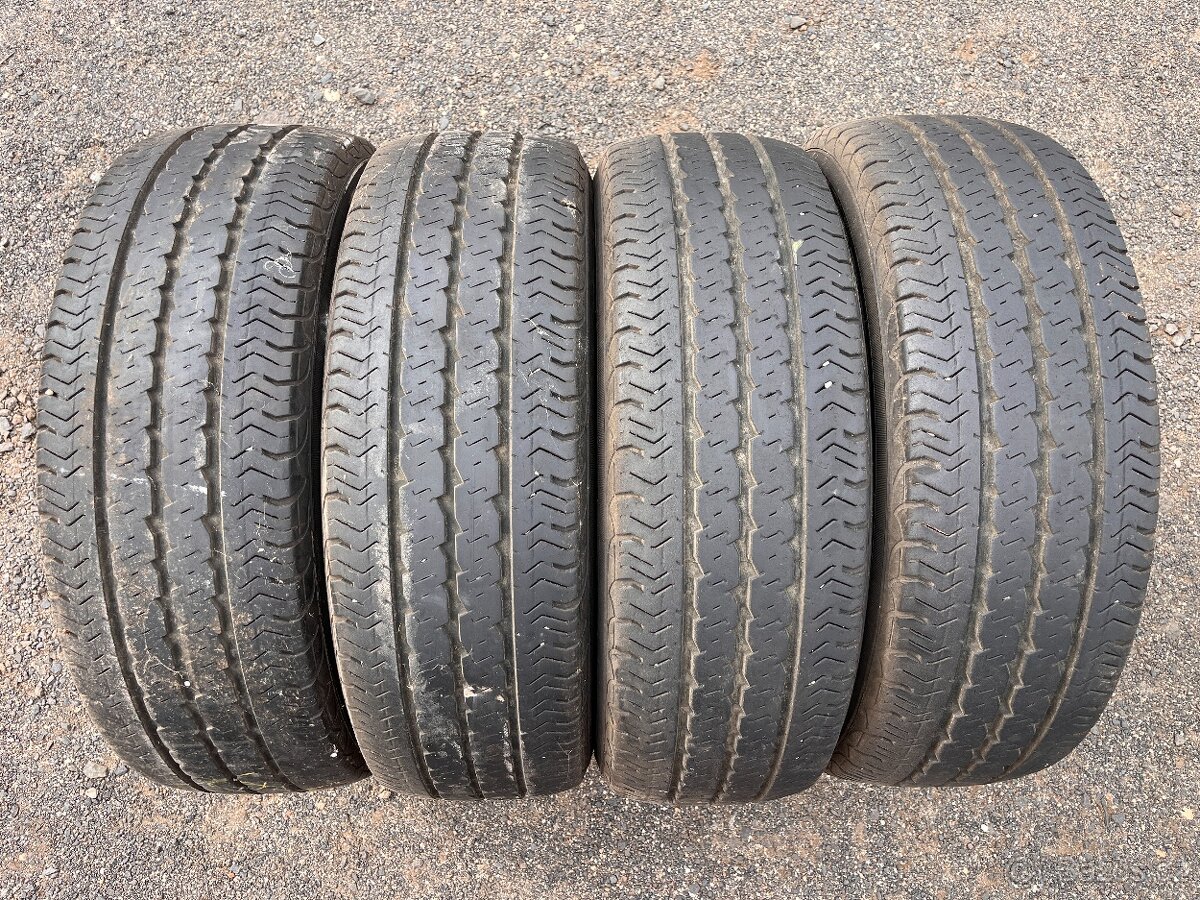 4x 205/65R16C 107/105T, PIRELLI CHRONO, LETNÍ - 60%