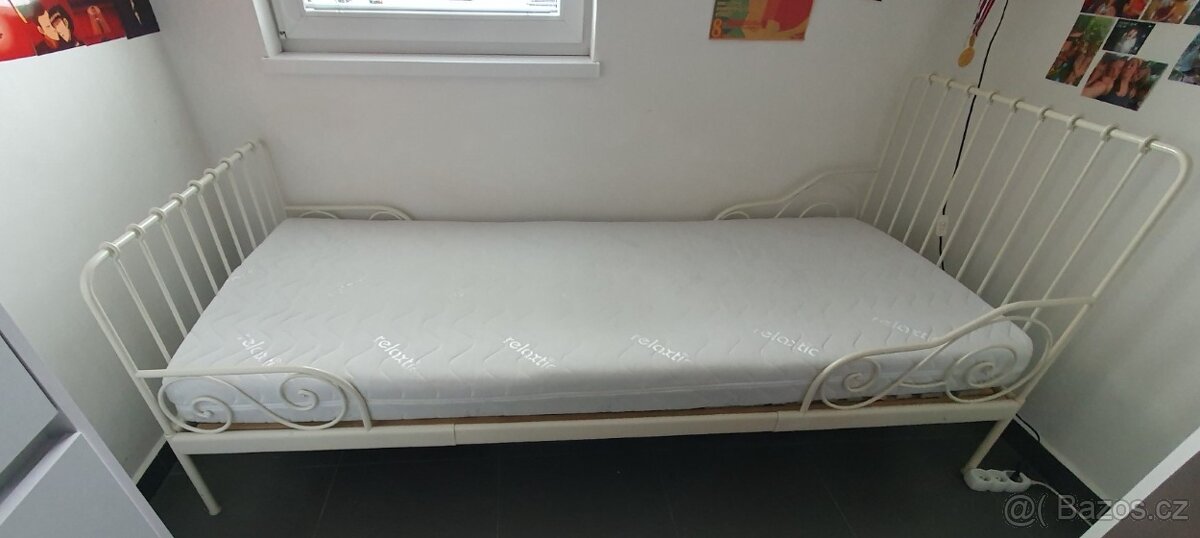 Rostoucí, dětská postel Ikea + 2 rošty a matrace