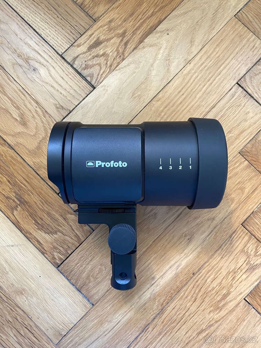 Profoto B10