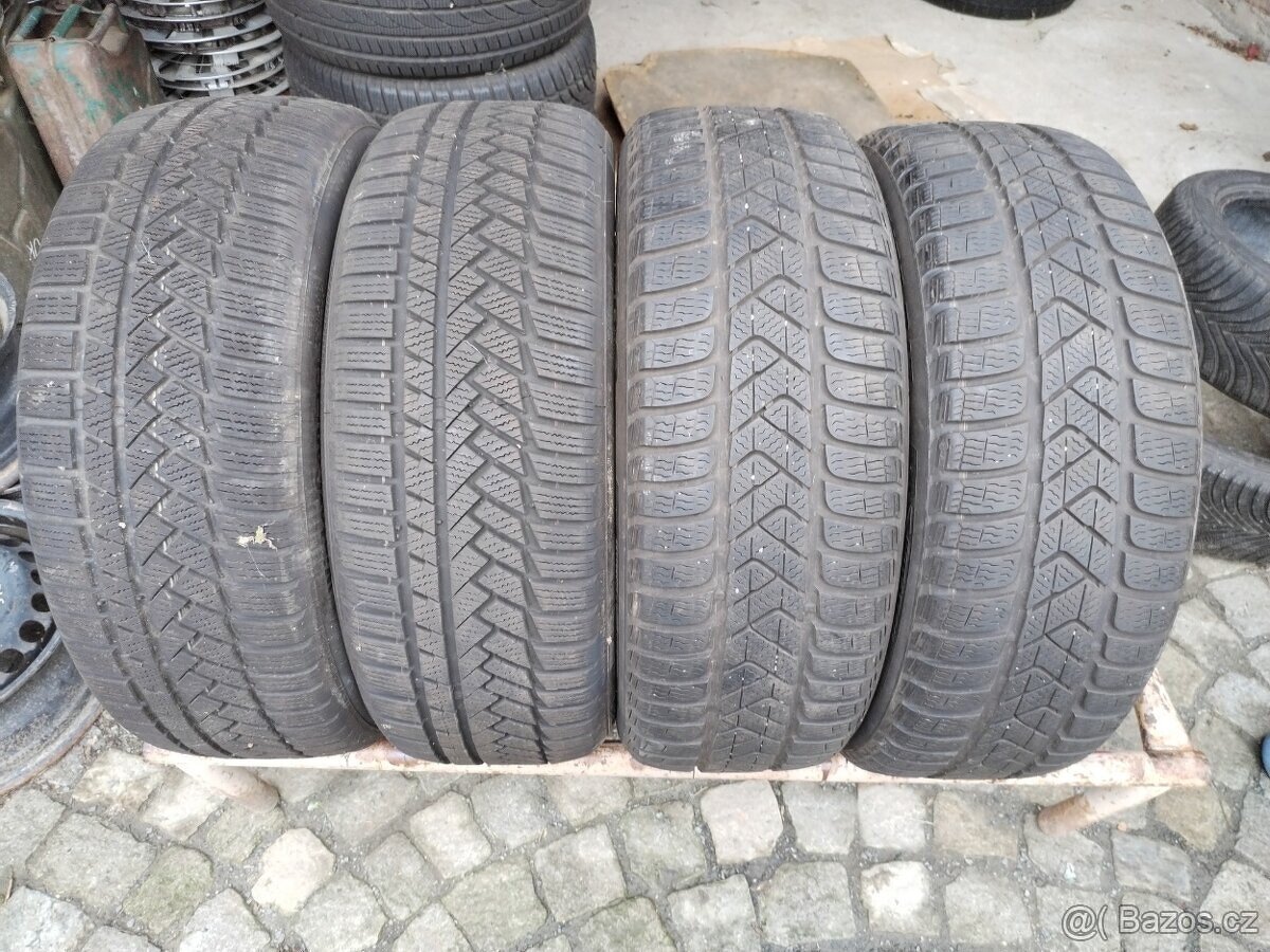 215/55/17 zimni pneu PIRELLI CONTI 215/55 R17