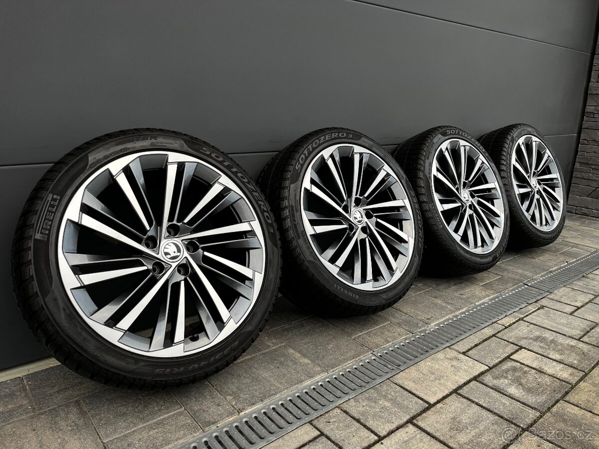 Zimní originál Škoda Superb 235/40 r19 Pirelli