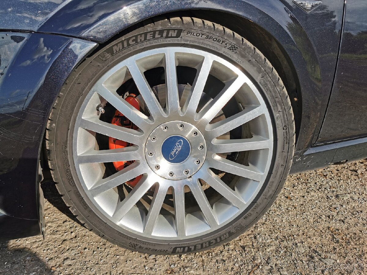 Letní sada Ford ST220 Michelin PS4 225/45 R18