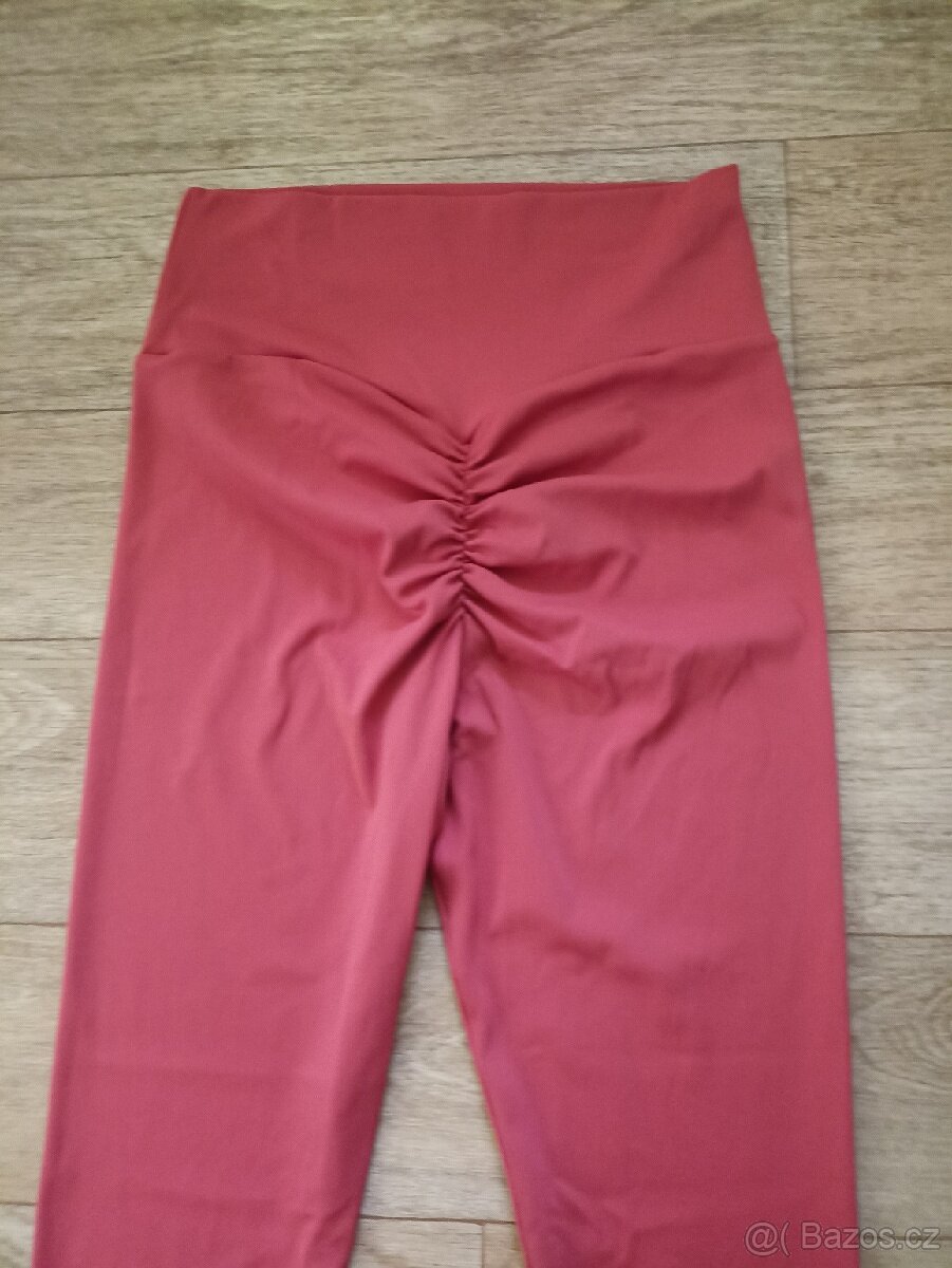 Legíny Avant red push up