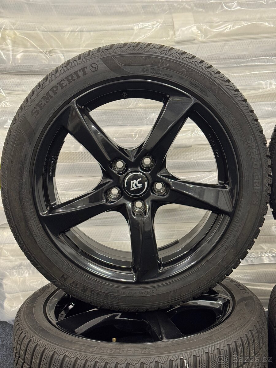 225/45 R17 zimní sada Superb, Octavia. VW