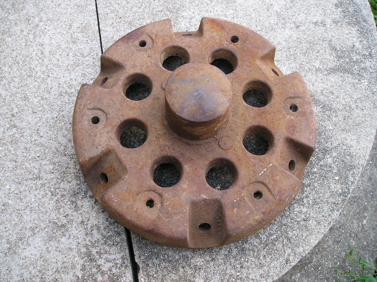 Držák závaží Zetor