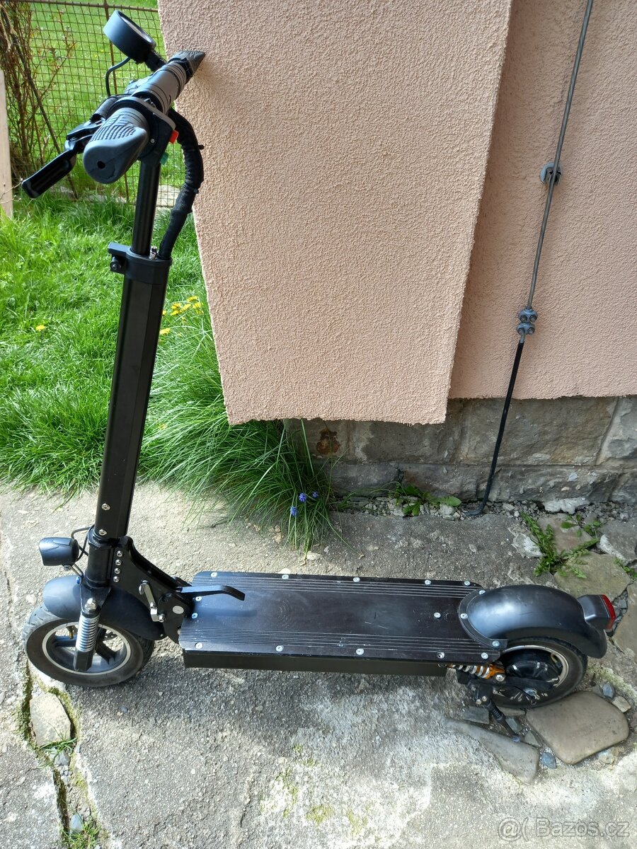 Elektrická koloběžka nová baterie cena 11000kč
