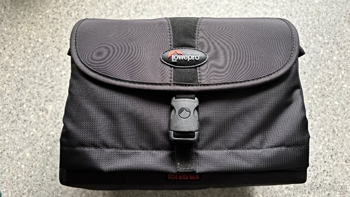 Lowepro Rezo 180 AW (25 x 15,5 x 18,5 cm) – Černá