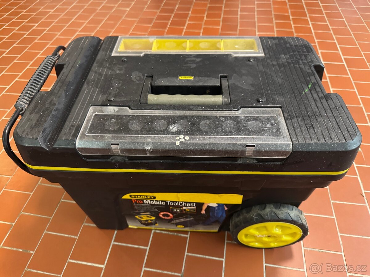 Box na nářadí Stanley na kolečkách