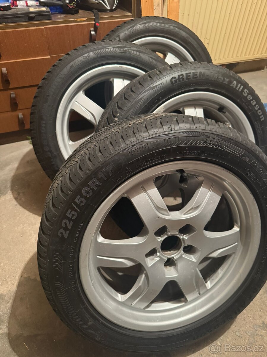 Alu kola 5x112 R17, zánovní celoroční pneu