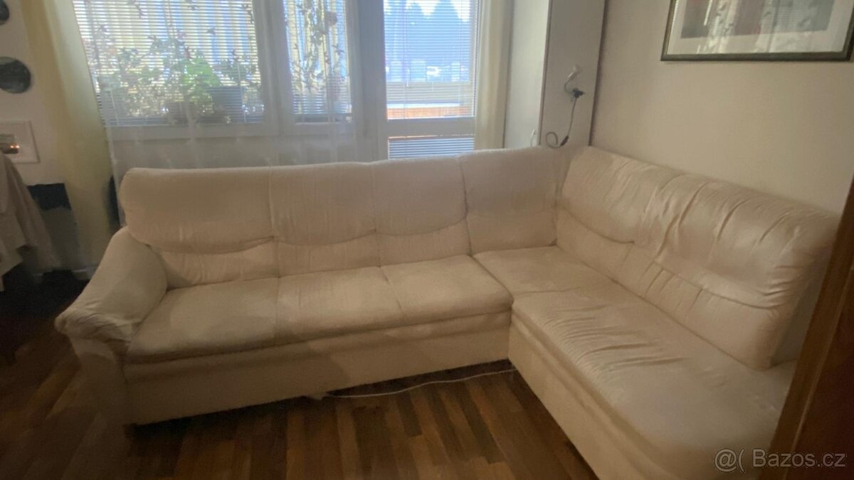 Rozkládací sedačka.