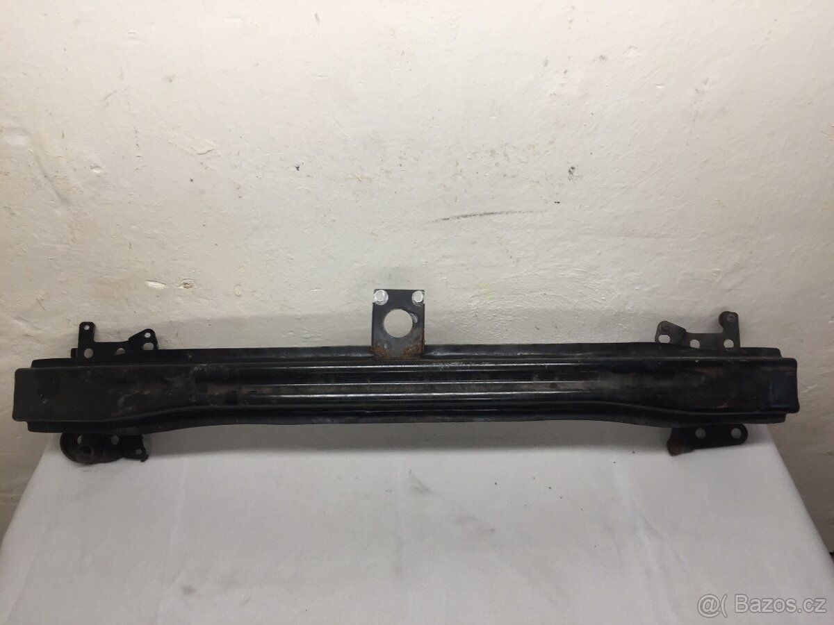 VW GOLF 5 2003-2008 - VÝZTUHA PŘEDNÍHO NÁRAZNÍKU