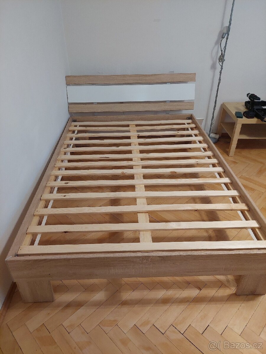 Prodám postel