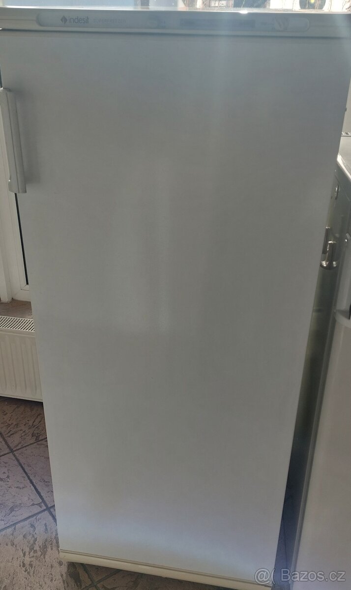 Mraznička šuplík Indesit