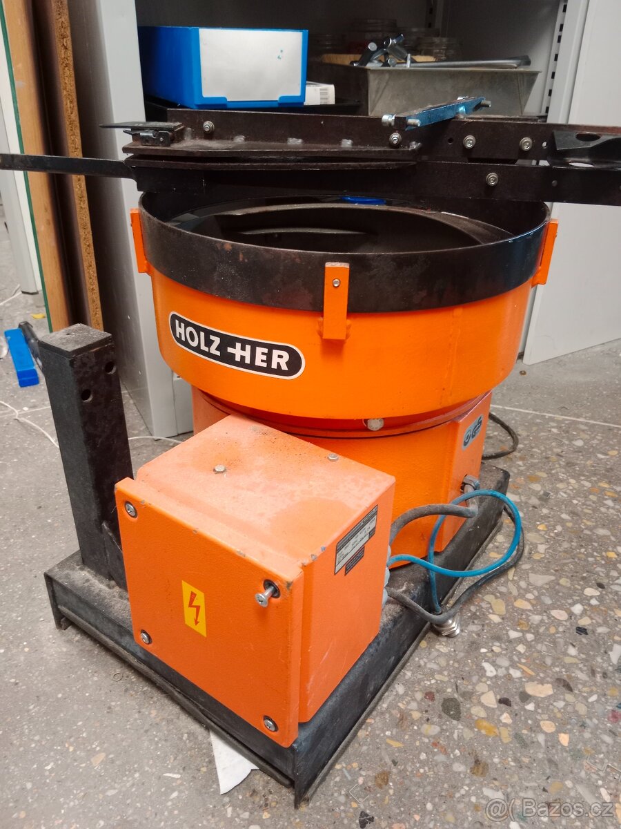 Vibrační řadič hřebíků do pneumatické sponkovačky Holz Her