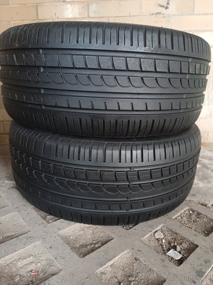 Letní pneu 235/40/18 Pirelli P Zero Rosso