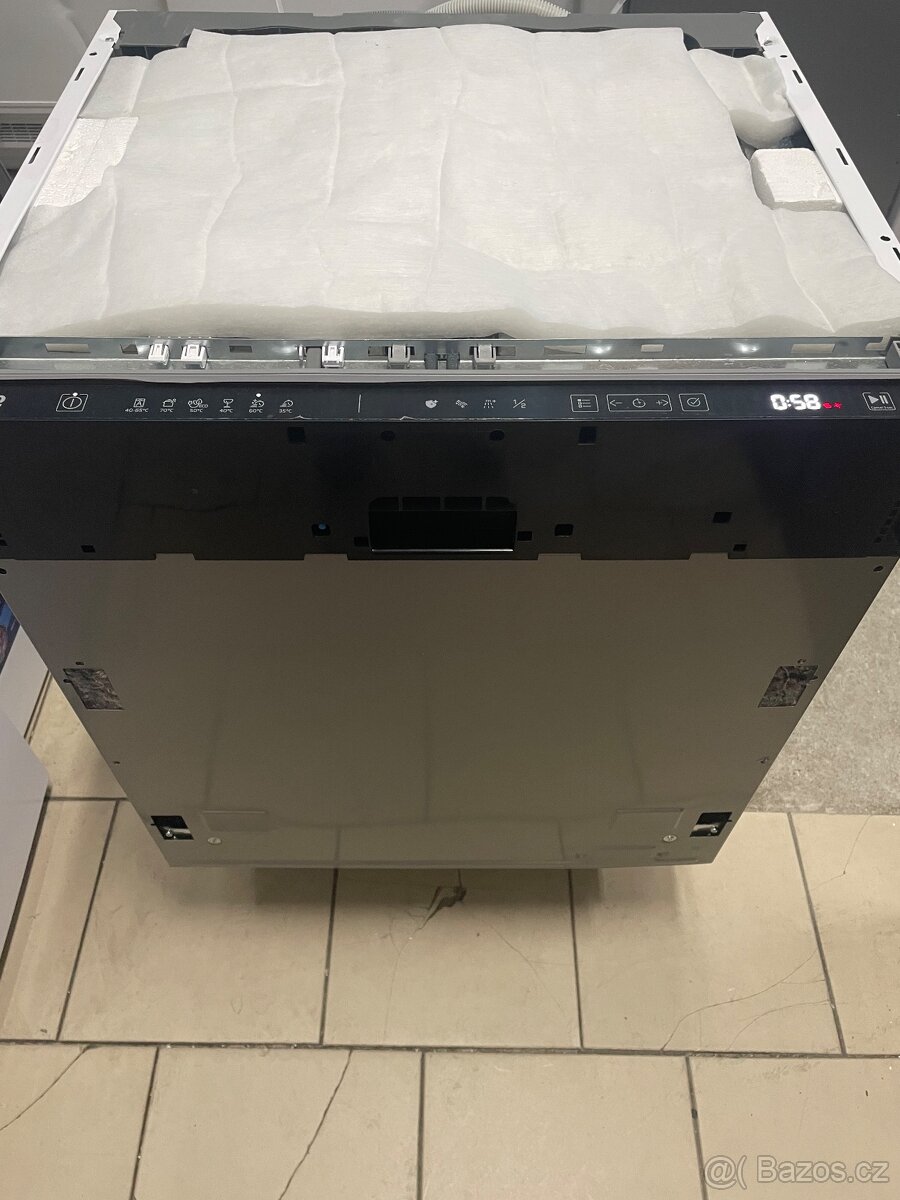 Nepoužitá myčka Beko BDIN36535