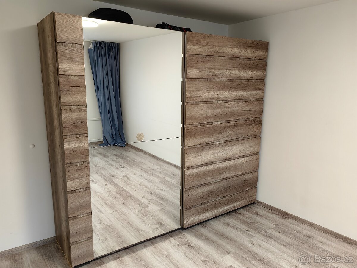 Prodám skříň se zrcadlem Miro baumax