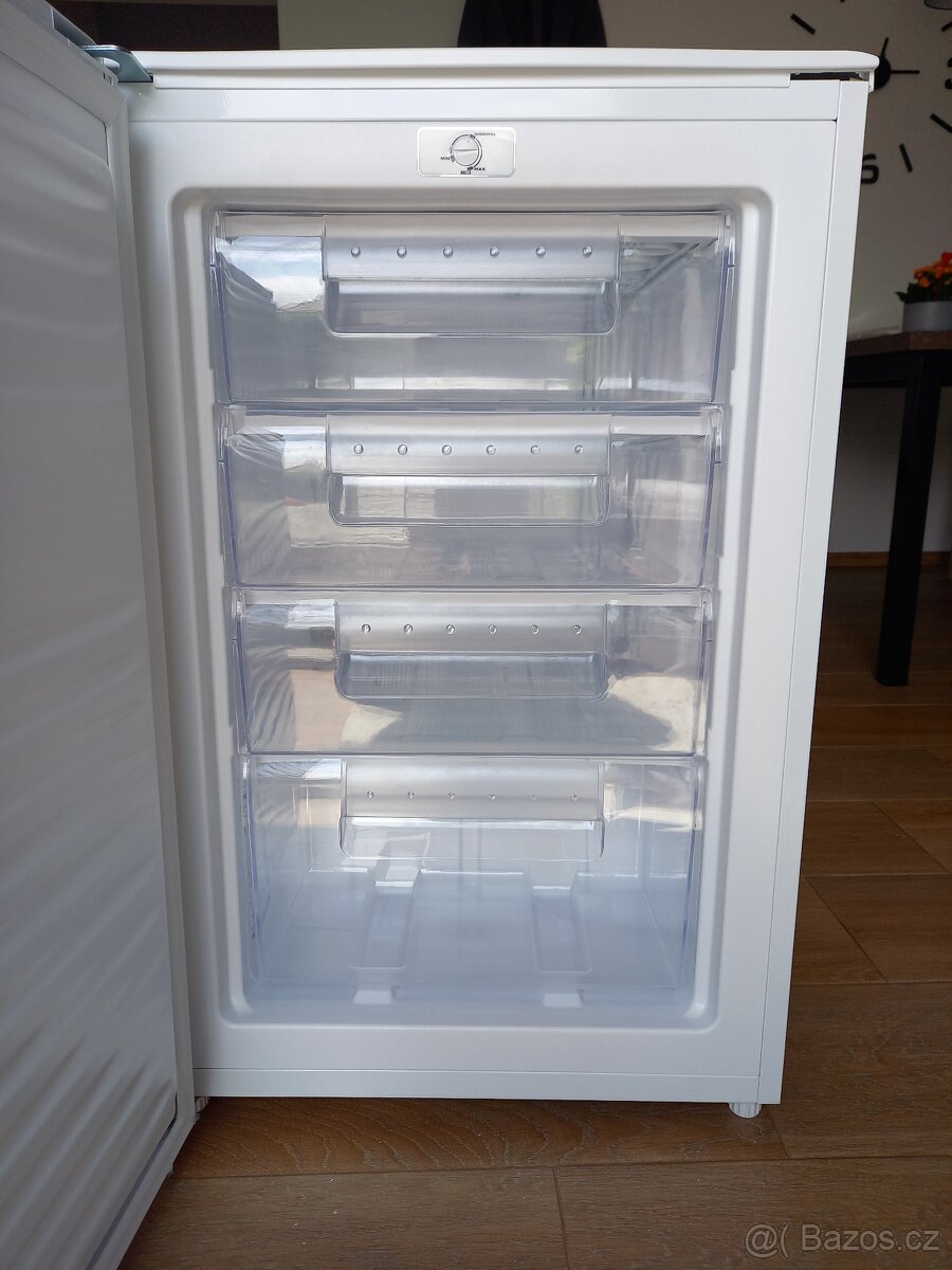 Mrazák Candy šuplíkový 82 l