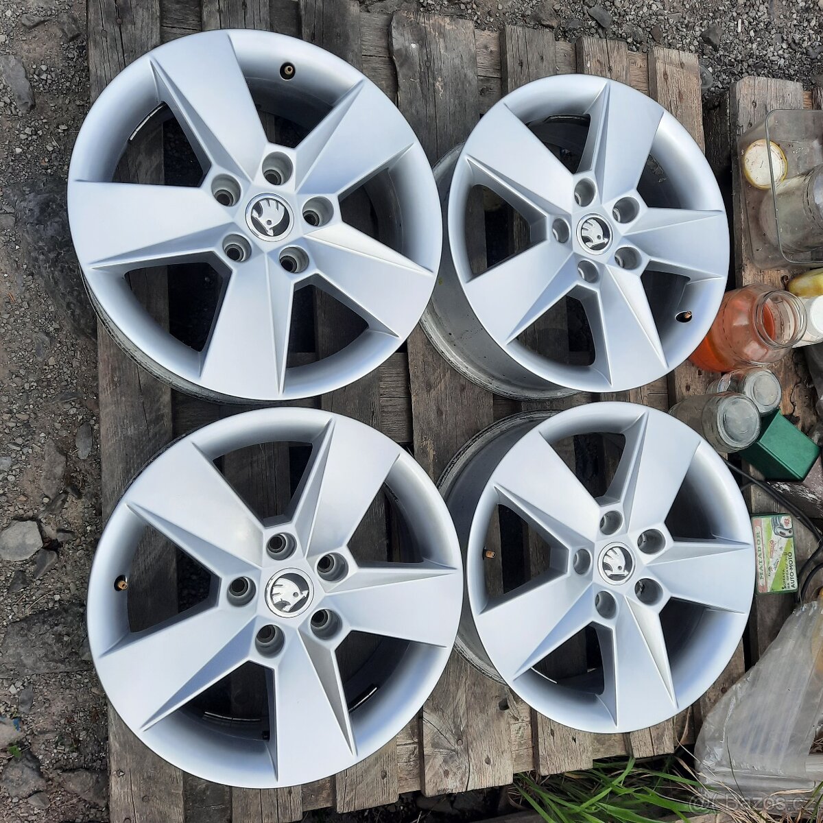 Ulias Alu kola R16 Škoda Octavia Yeti VW Touran Passat