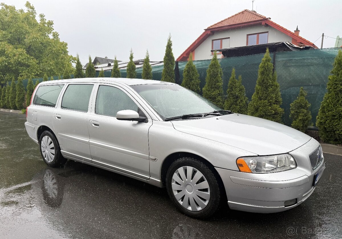 Volvo V70 2,4 D5 136kw ,Tažné,pravidelný servis,velmi pěkný