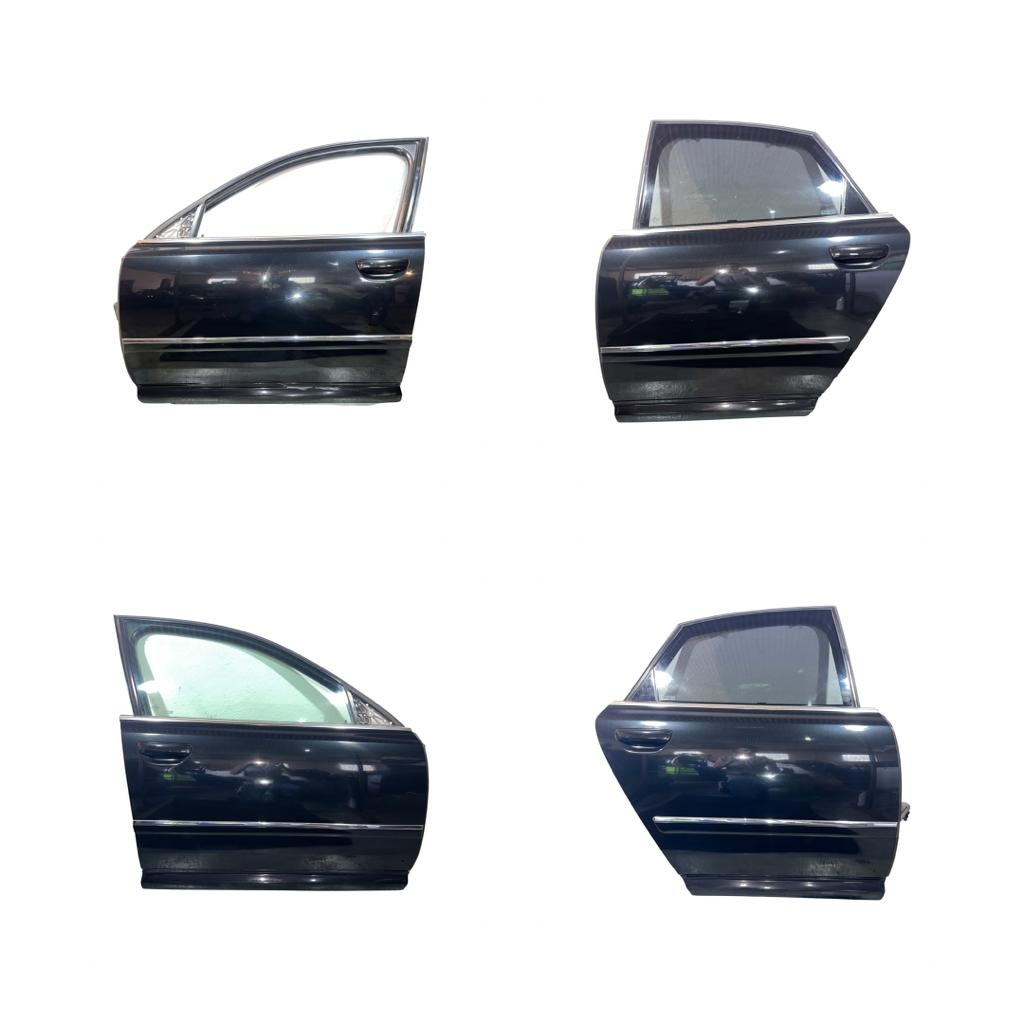 Prodáme všechny dveře Audi A8 D3 LZ9Y 2007