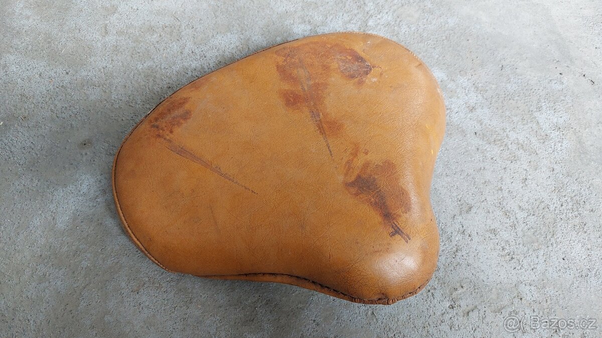 Sedlo Jawa Pérák 250 350