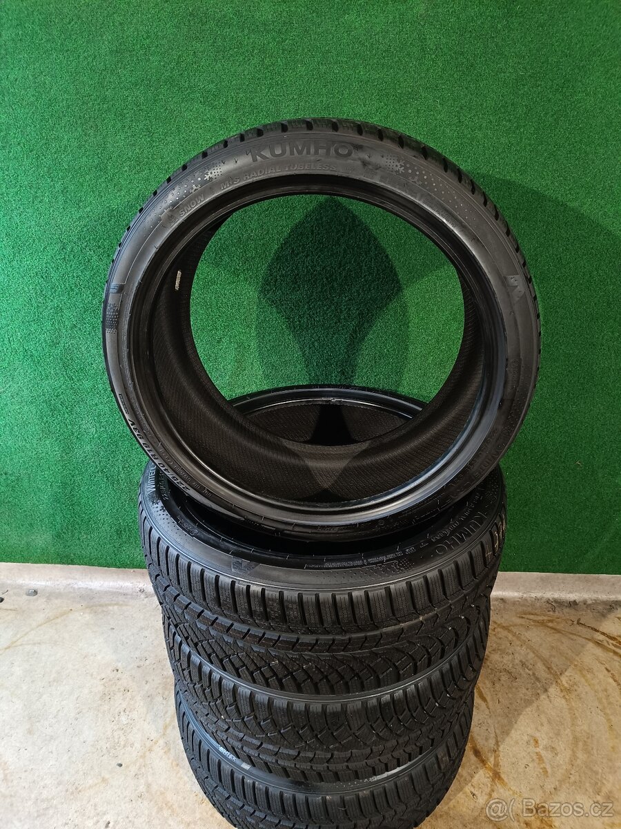 4ks NOVE 225/40/19 Kumho