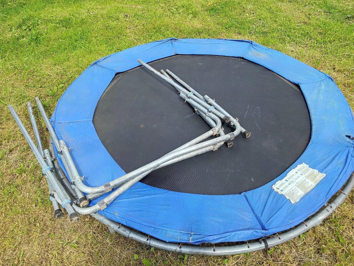Dětská trampolina