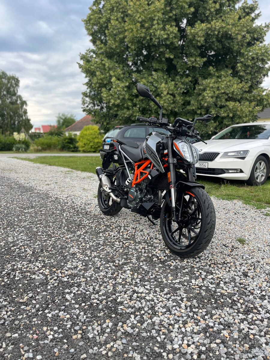 Prodám KTM Duke 125 – ročník 2021 – TOP STAV