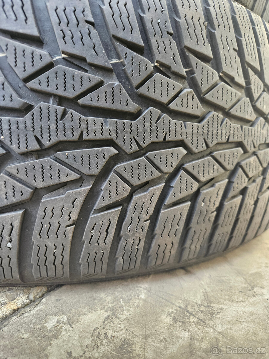 225/55R17 97H NOKIAN