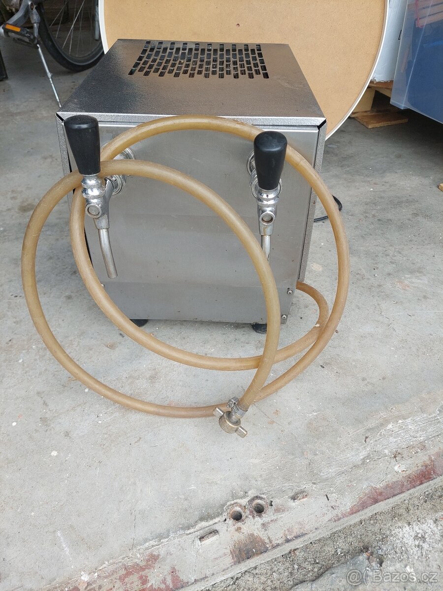 Chladící výčepní zařízení dvoukohoutové