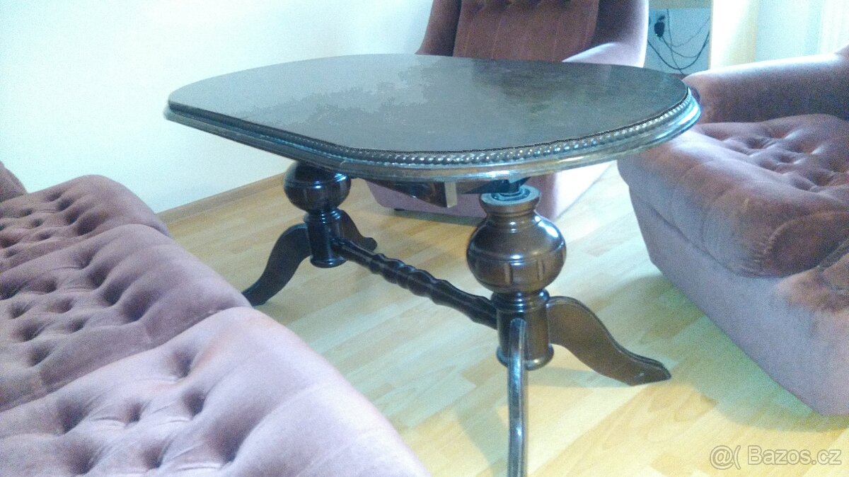 Dřevěný, rozkládací stůl, masiv