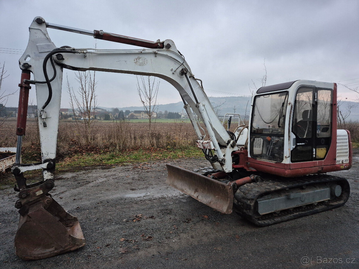 Pásový bagr Takeuchi