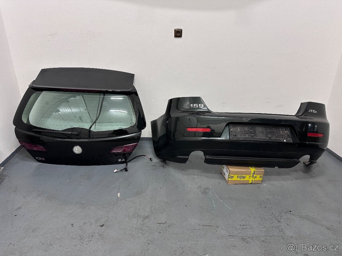 Alfa Romeo 159 sw zadní část kufr nárazník