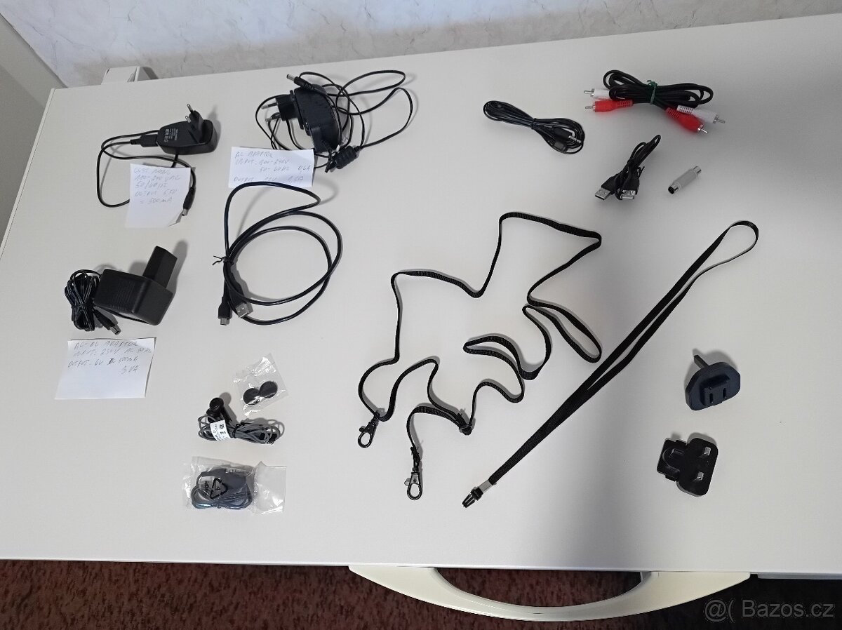 Různé kabely, nabíječky, sluchátka NOKIA nová...