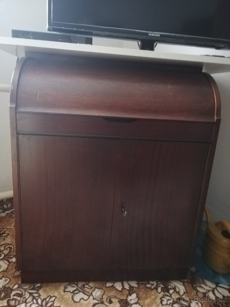 Gramofonová skříň