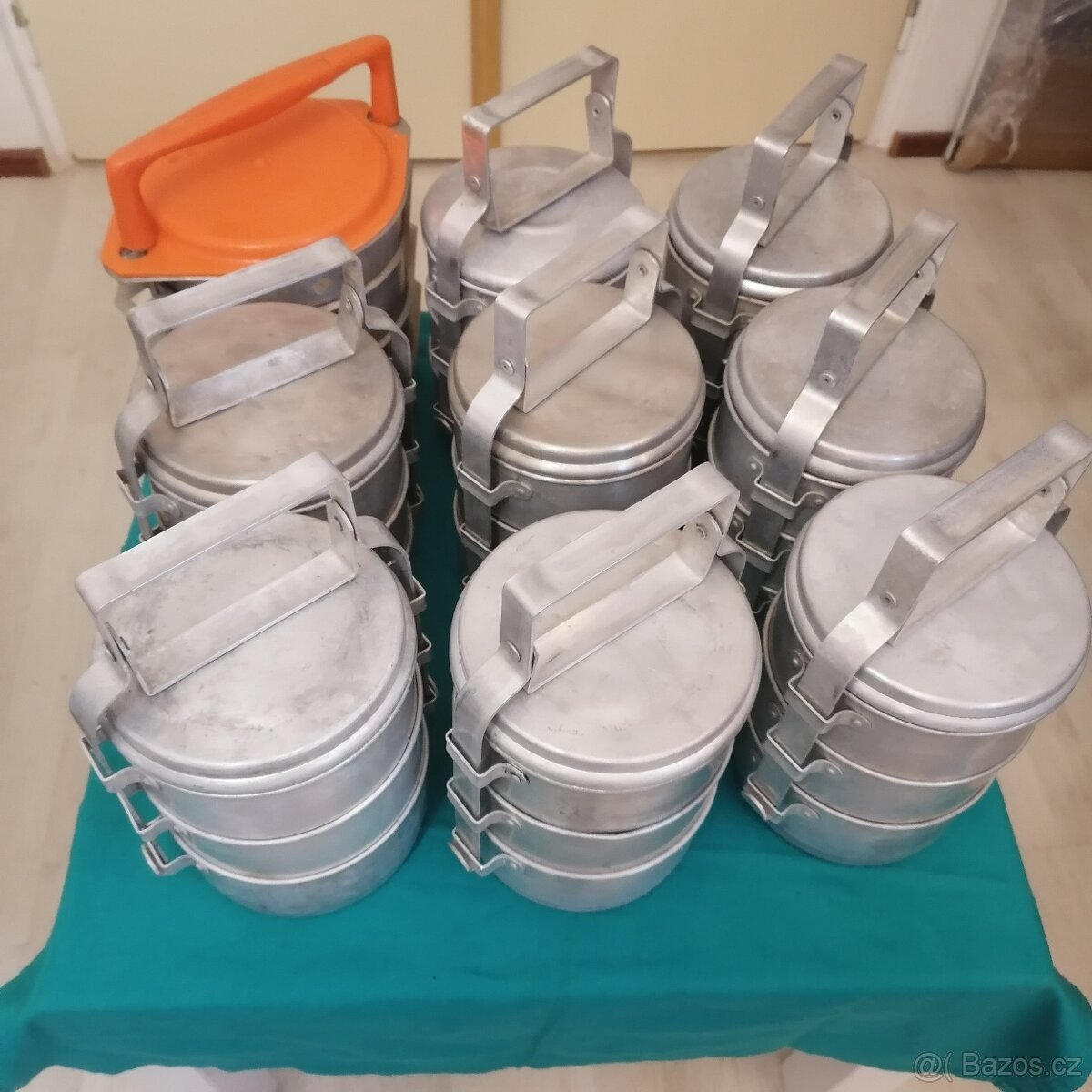 Hliníkový jídlonosič