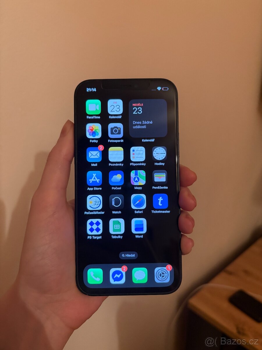 IPhone 12 64GB černý