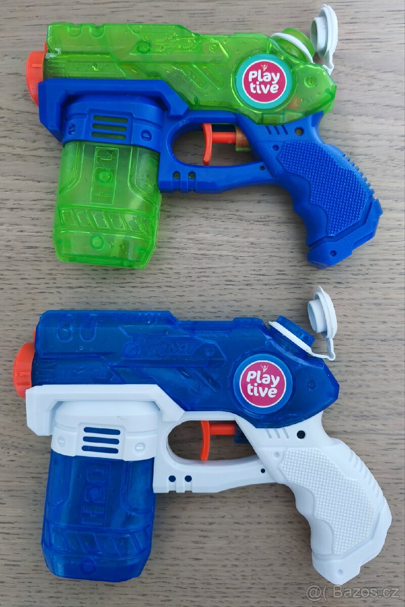 2 pistolky na vodu Playtive