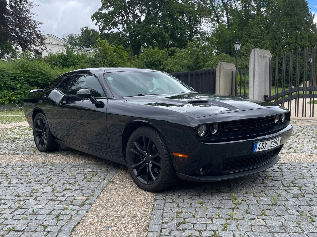 SLEVA DO 31.12.2025 Dodge Challenger 3.6 V6, nová STK,
