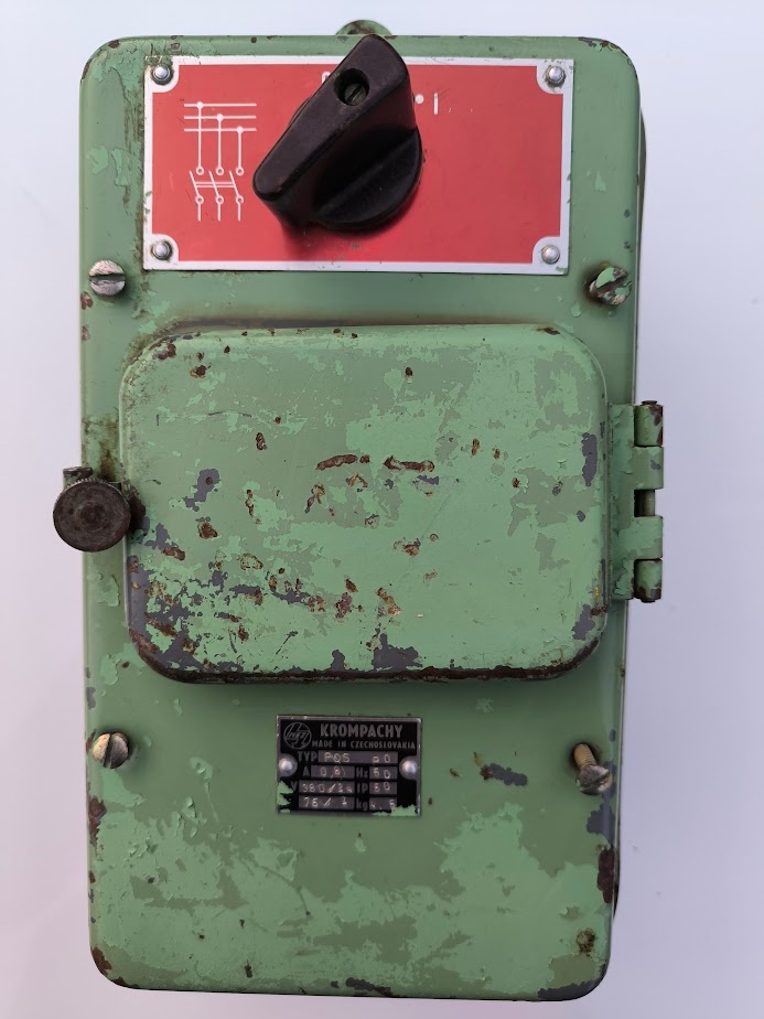 Vypínač s jističem MEZ Krompachy