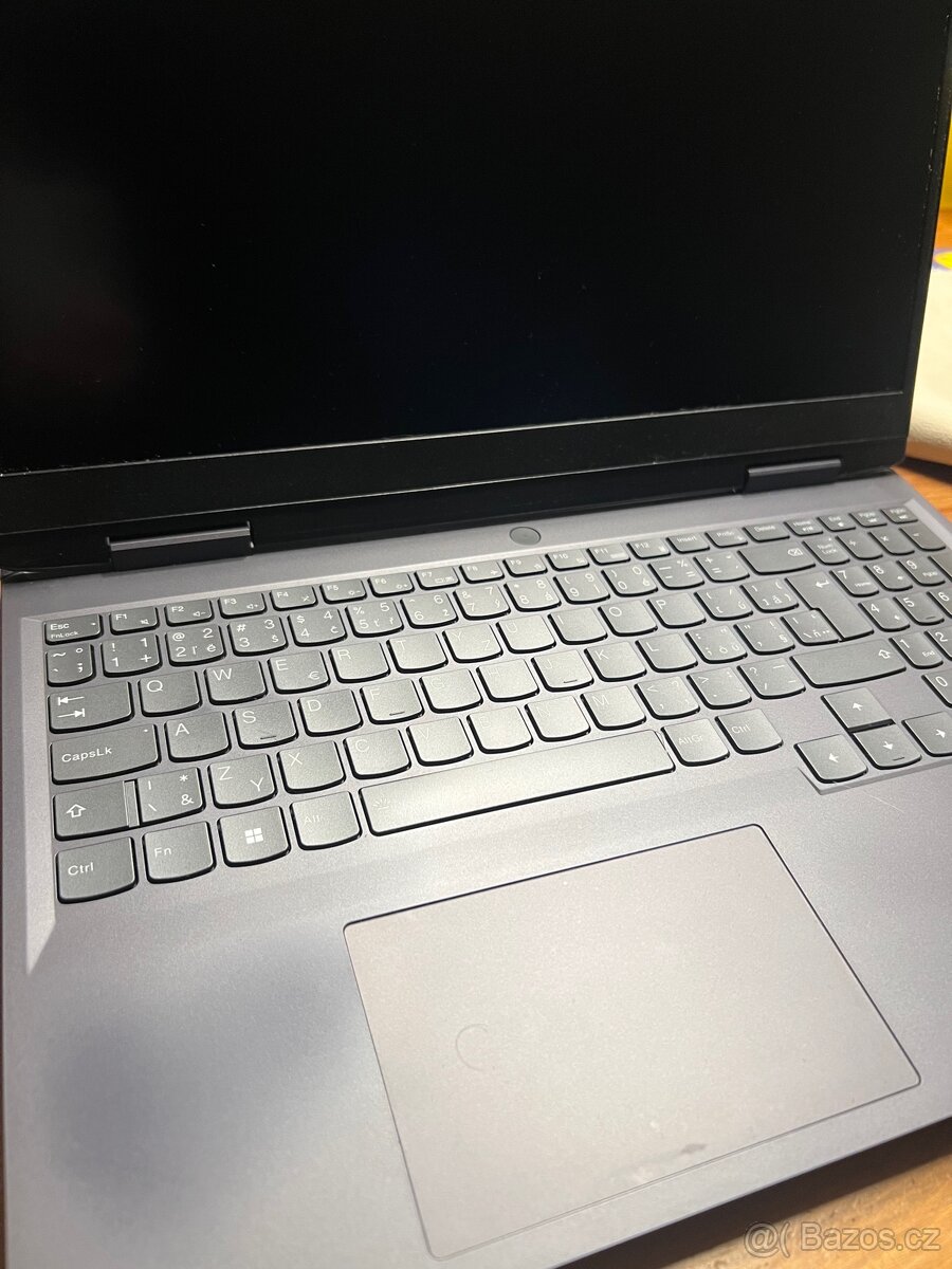 Herní notebook Lenovo