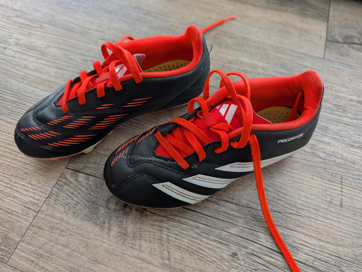 Kopačky Adidas 33