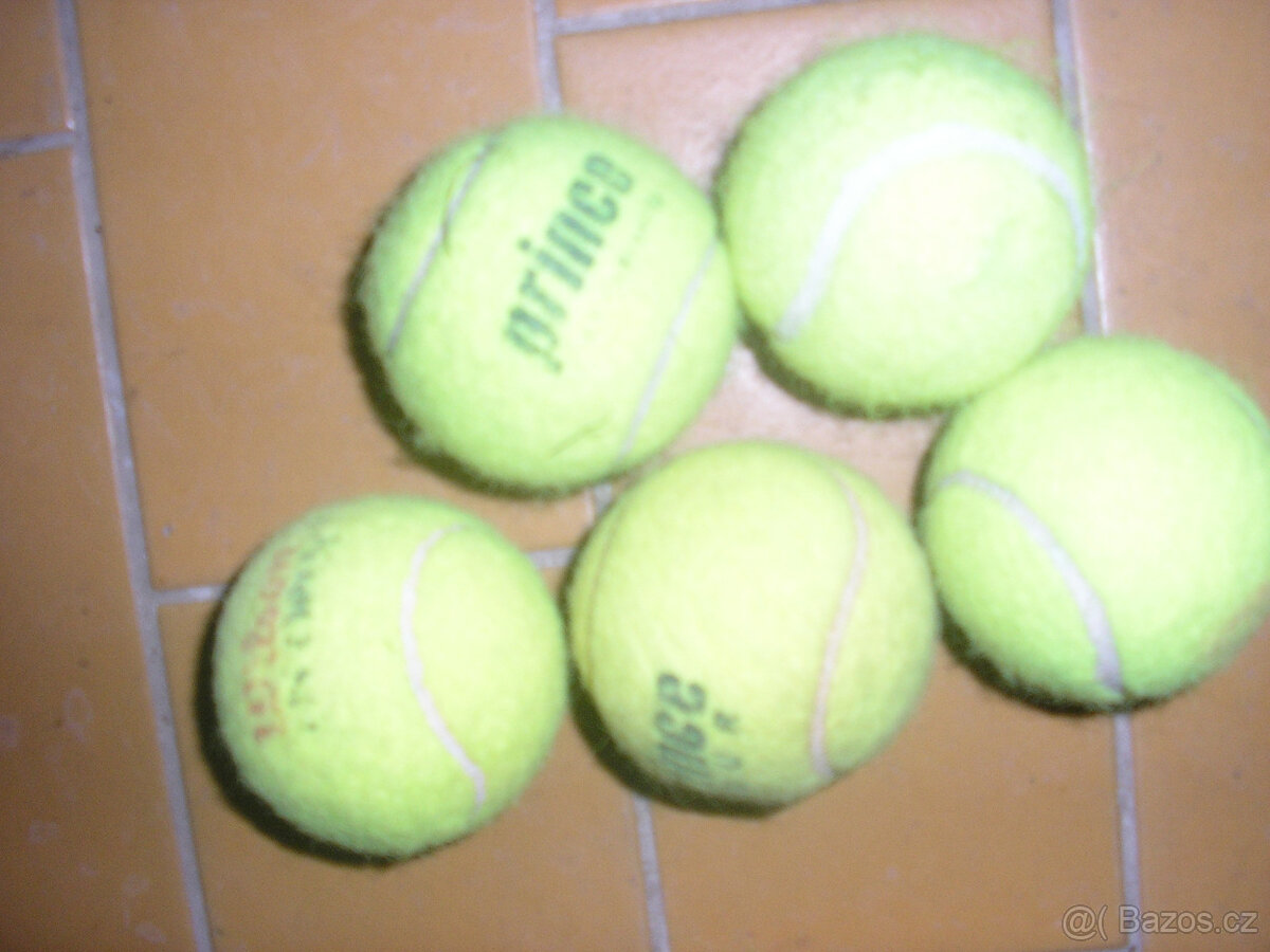 Hrané tenisové míčky