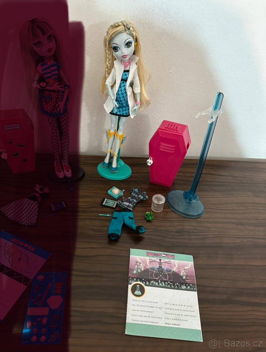 Lagoona blue Science lab Monster high