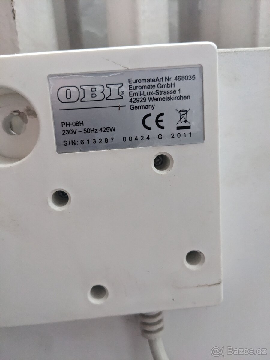 Topný panel na stěnu