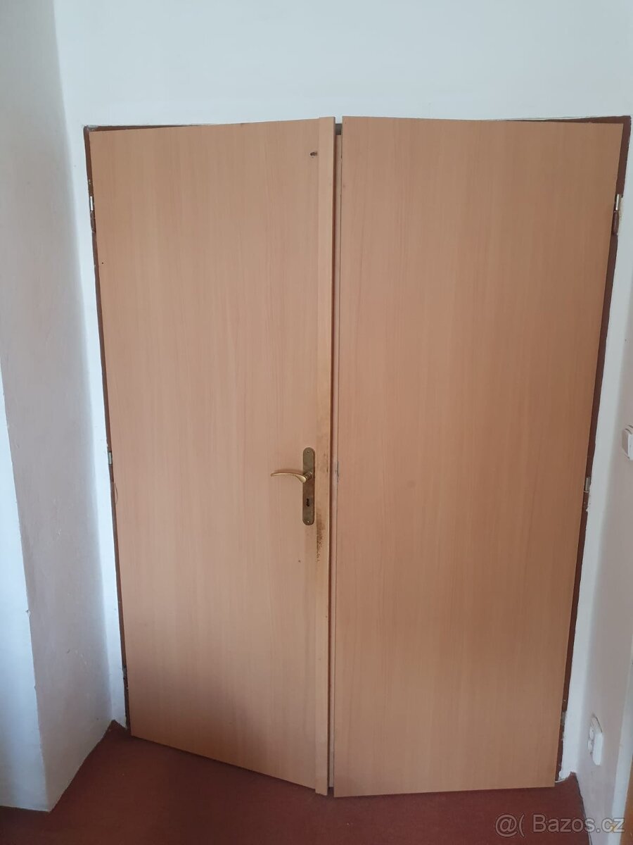 Dvoukřídlé dveře