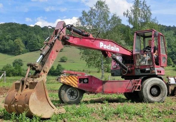 poclain DH 113 trojkolka koupim napravu foto ilustracni