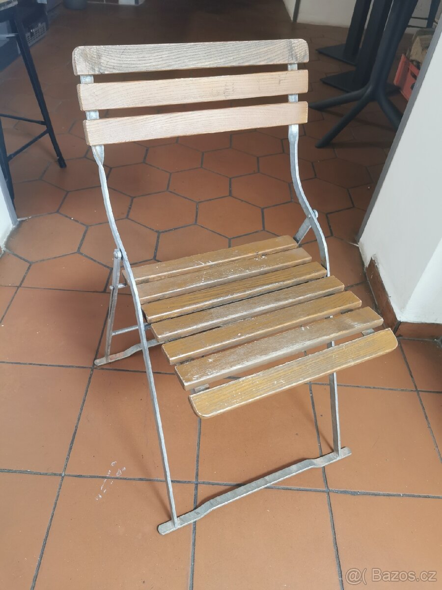 Skládací židle.