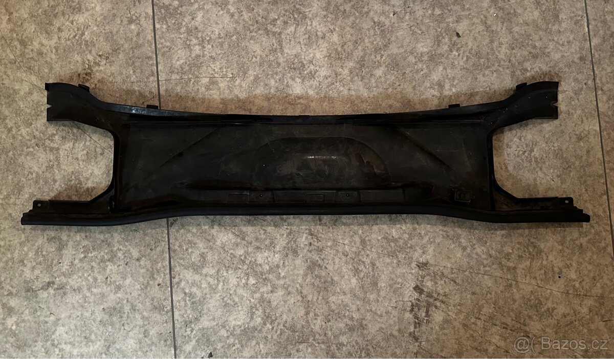 Kryt pod čelní sklo BMW E90